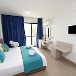 Finikoudes Sunrise Sea View Lux *