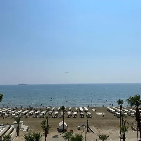 Finikoudes Sunrise Sea View Lux Apartment