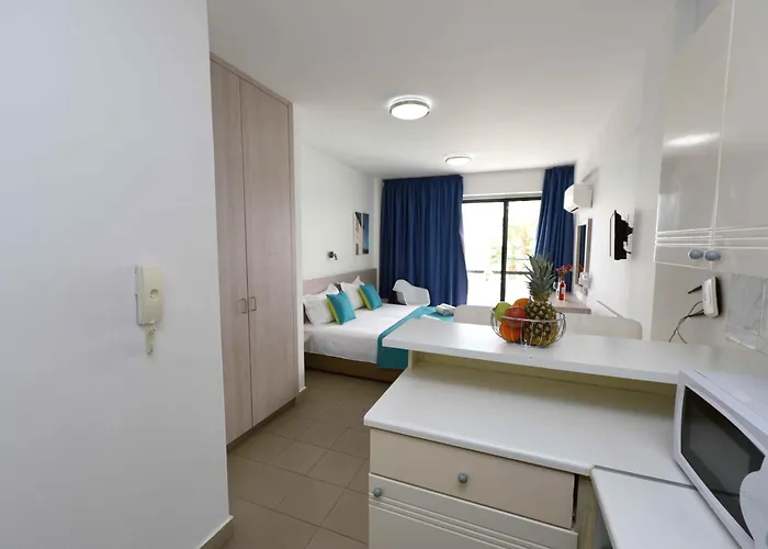 Finikoudes Sunrise Sea View Lux