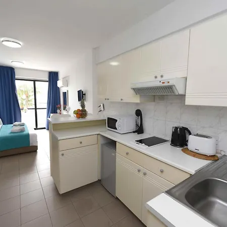 Finikoudes Sunrise Sea View Lux Appartamento Larnaca