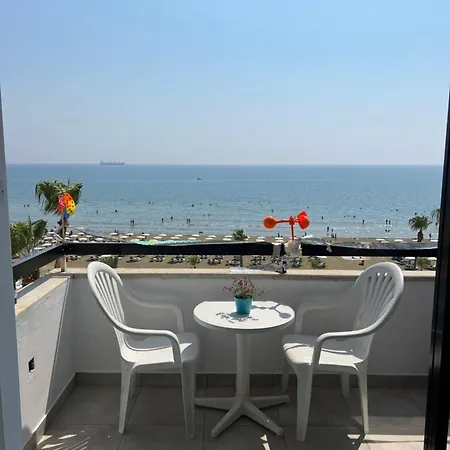 Finikoudes Sunrise Sea View Lux 拉纳卡