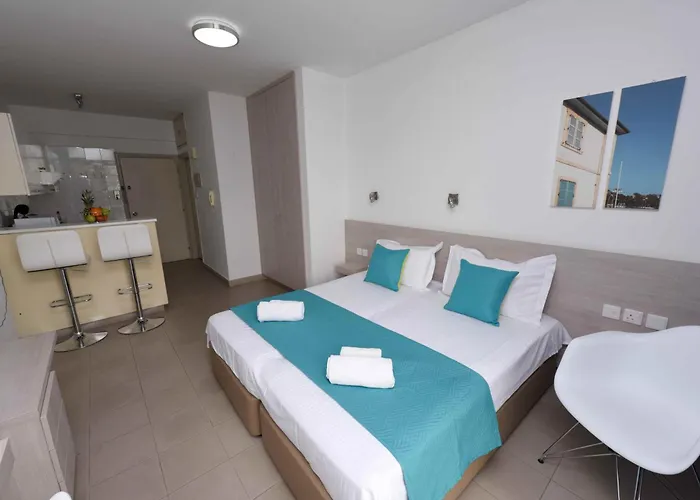 Finikoudes Sunrise Sea View Lux *